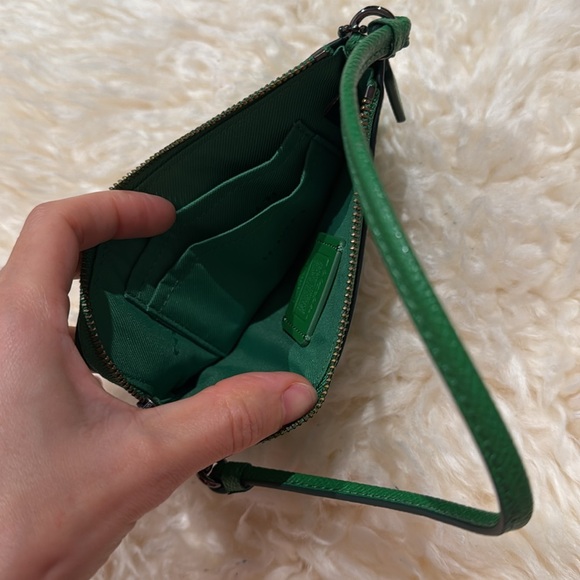 Coach Corner Zip Wristlet/ emerald green - Picture 3 of 4